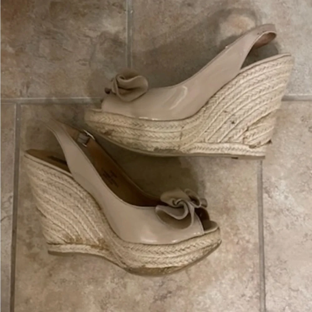 Steve Madden Blush Wedges Size 8